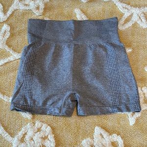 YEOREO shorts